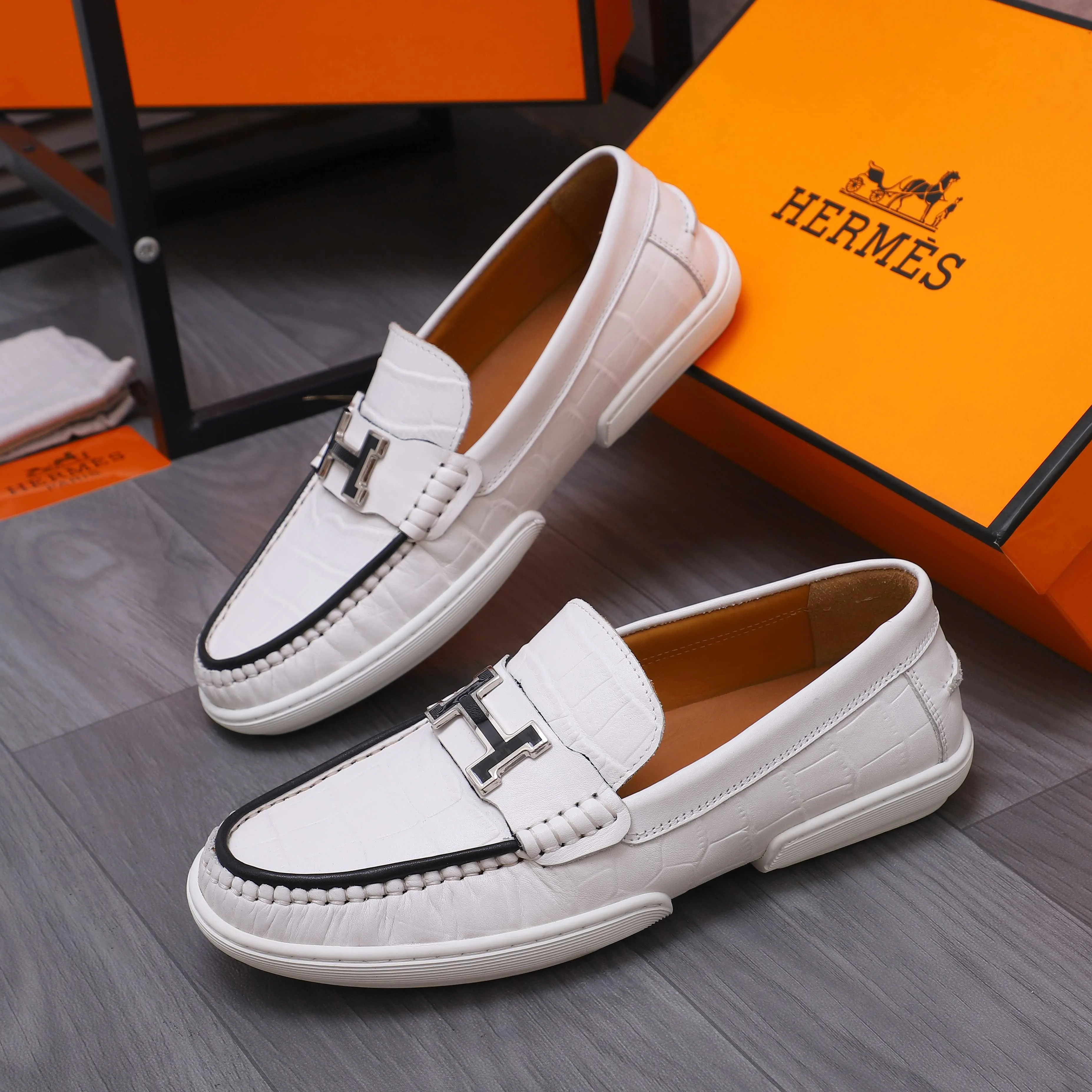 Men's shoes 💰500 Product trademark: HERMES "Hermes" casual slip-on leather shoes Regular size: 38-46 (45.46 custom-made, non-returnable) Product materials: Selected high-quality stone grain cowhide upper, cowhide lining, original outsole